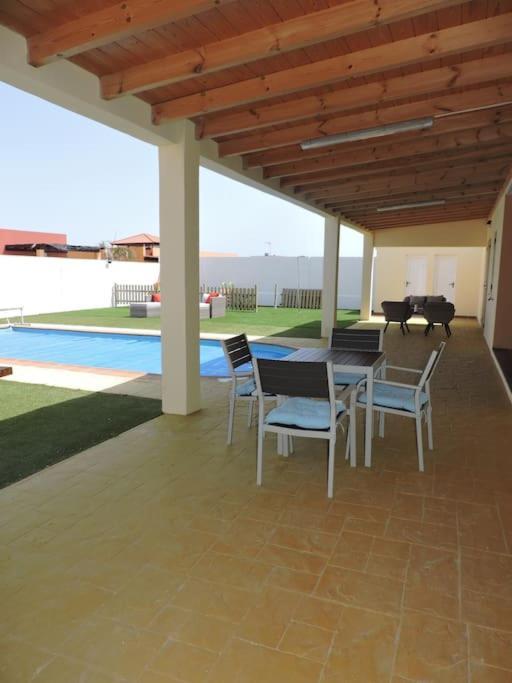 Villa Ventura - Piscina Climatizada & Aire Acondicionado Caleta De Fuste Luaran gambar