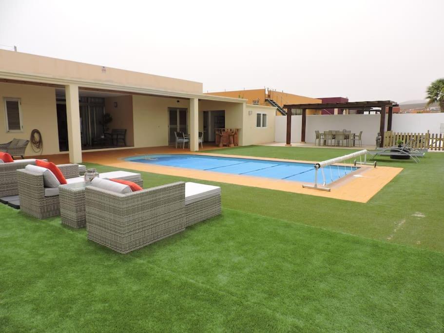 Villa Ventura - Piscina Climatizada & Aire Acondicionado Caleta De Fuste Luaran gambar